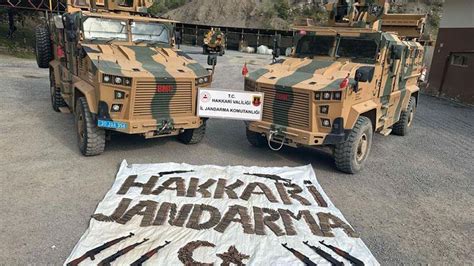 Hakkari De Pkk L Ter Ristlere Ait Silah Ve M Himmat Ele Ge Irildi