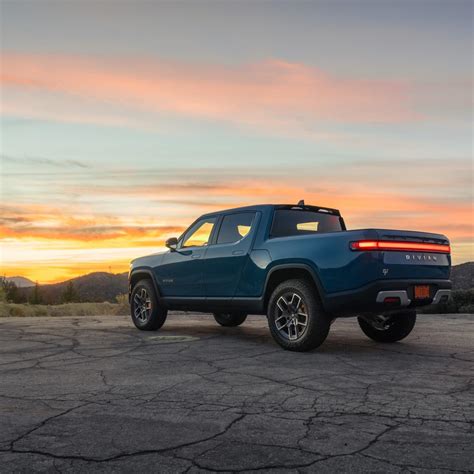 Rivian Wallpapers Top Free Rivian Backgrounds Wallpaperaccess