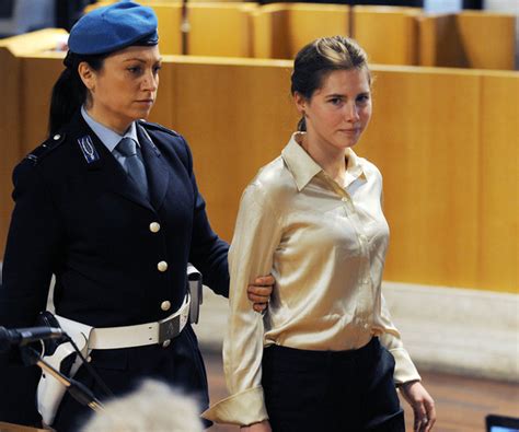 Amanda Knox Pictures Amanda Knox Appears In Court In Perugia Italy