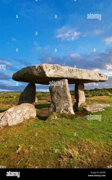 Lanyon Quoit Megalithic Neolithic Burial Dolmen Circa 4000 Bc Morvah