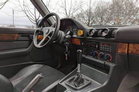 Old-school interior goodness, but a little spicy : r/BMW