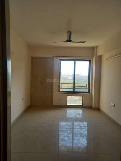 Bhk Flat For Rent In Thara Bhiwadi Sqft Property Id