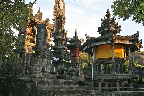 pemuteran bay_pabean temple