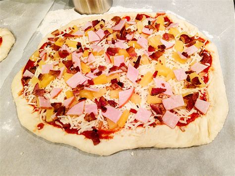 Hawaiian Pizza Recipe With Pineapple And Ham On The Go Bites