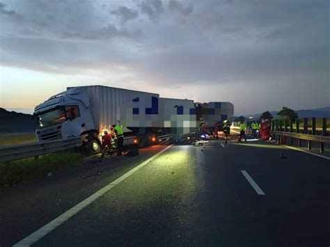 Accident Tragic Pe Autostrada A Dou Tir Uri De Transport Colete S Au