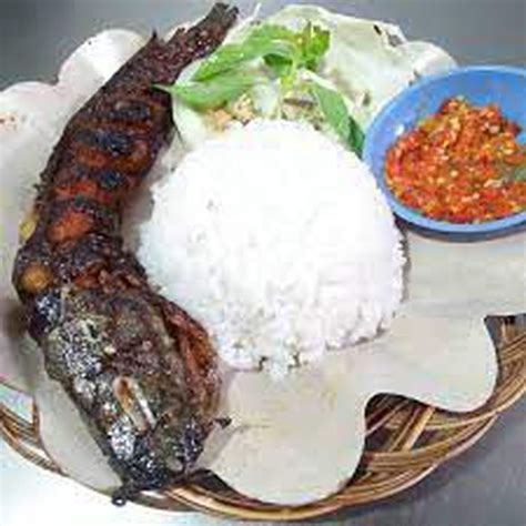 Nasi Lalapan Lele Bakar Goreng