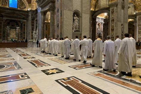 Vatican Ends Practice Of Priests Celebrating Mass Alone In St Peters