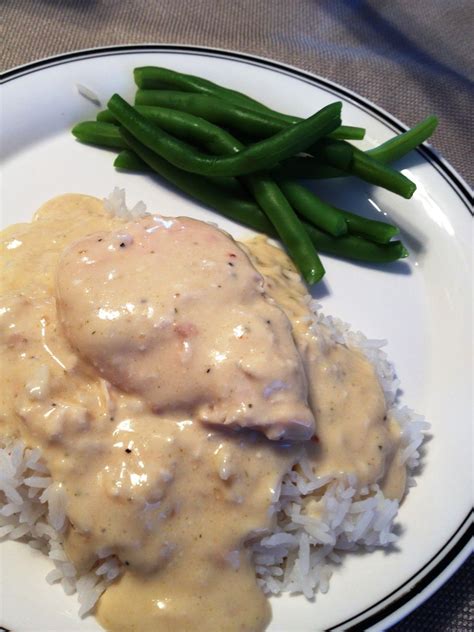 creamy chicken gravy over rice