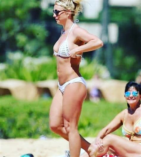 Britney Spears Luce Su Cuerpazo En Bikini Y Su Mamá No Se Queda Atrás