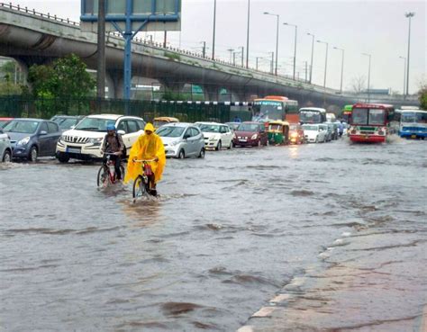 Heavy Rains Lash Delhi Cause Traffic Jams Waterlogging