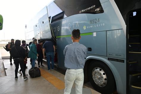 Mais De Mil Pessoas Devem Passar Pela Rodovi Ria De Umuarama Neste