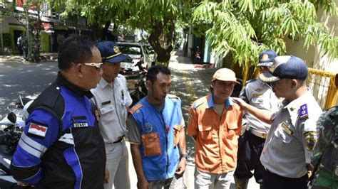 Petugas Gabungan Amankan Empat Juru Parkir Liar Di Kabupaten Pati