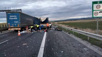 Accident Cr Ncen Pe Autostrada A Dou Microbuze S Au Ciocnit Dup Ce