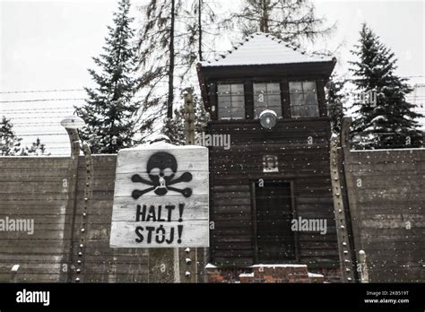 Halt German Stop Sign Hi Res Stock Photography And Images Alamy