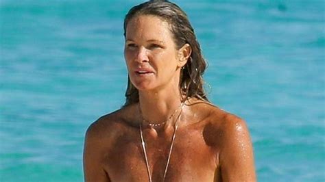 Elle Macphersons Stunning Bikini Body At 53 Photos