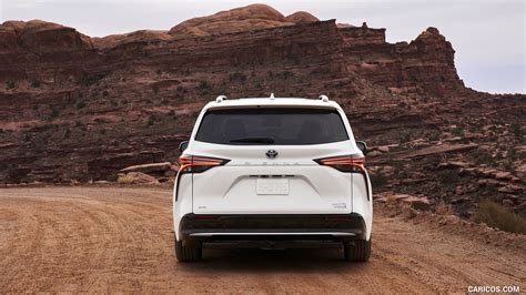 Toyota Sienna 2021my Limited Hybrid Rear