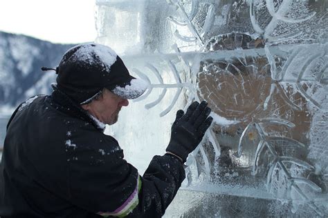 Ice Sculptures - Lake Chelan Chamber of Commerce