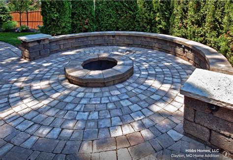 Round patio | Paver fire pit, Rustic fire pits, Fire pit backyard