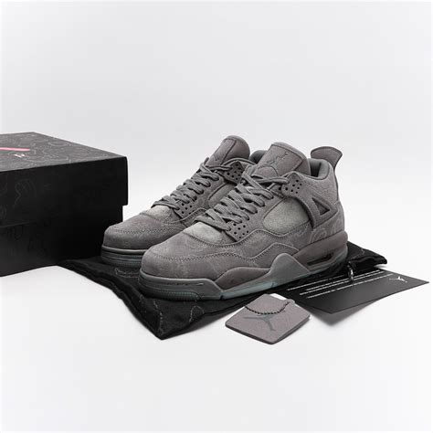 Air Jordan 4 x Kaws Cool Grey – Vitusy