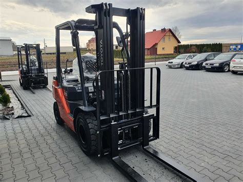 Wózek widłowy Toyota 02 8FGF25 nowa 2023r triplex 02 8FGF20 8FG25 Rudno