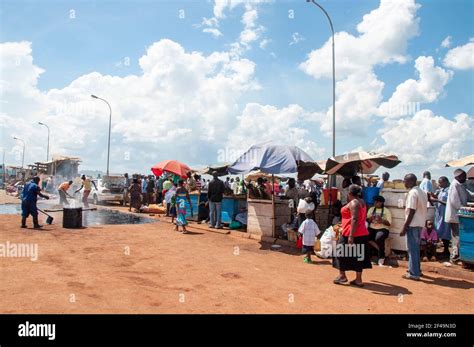 Outdoor market scene in Ggaba Beach, Uganda Stock Photo - Alamy