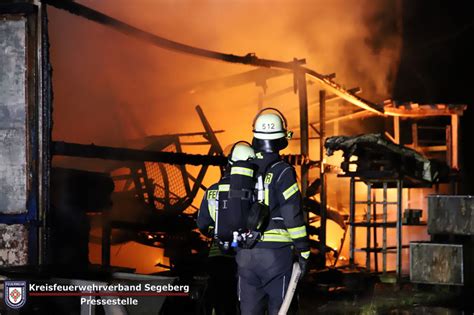 Kreisfeuerwehrverband Segeberg Einsatz Gebäudebrand auf ehemaligen