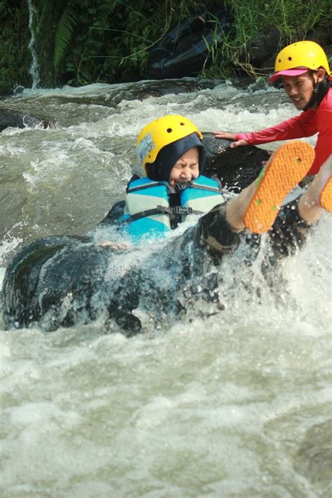 BANYU RIVER TUBING