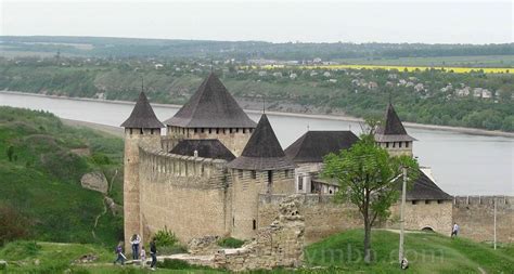 Хотинська фортеця (м.Хотин, Чернівецька обл.): карта, фото, опис