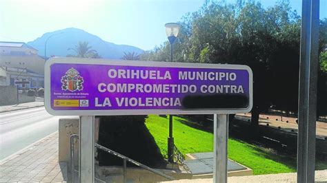 El Psoe Pide Que Se Retire La Pintada De Un Cartel Contra La Violencia