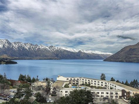 Mercure Queenstown Resort | Book Your Dream Self-Catering or Bed and Breakfast Now!