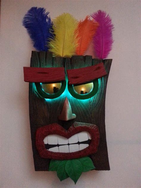 Crash Bandicoot Aku Aku Mask Maskist