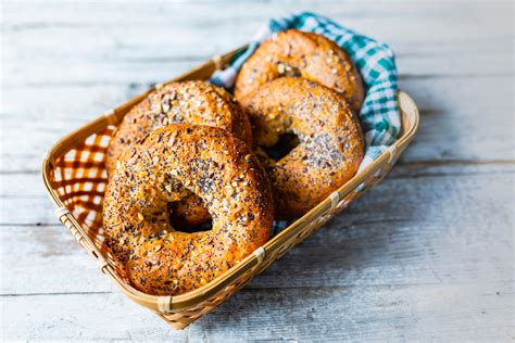 Cómo Hacer Bagels En Casa Receta Para Hacer Estos Panecillos Caseros