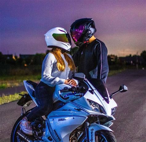 Pin By Dylan Mondragon On Moto Biker Couple Biker Photoshoot Bike