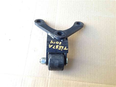 Base Soporte De Motor Der 12 15 Ford Fiesta Ikon Bs696f012ab 929 00