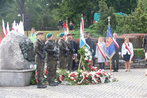 TORUŃ UPAMIĘTNIŁ 79 ROCZNICĘ WYBUCHU POWSTANIA WARSZAWSKIEGO Aktualności