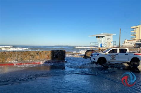 Emiten Alerta En Rosarito Por Marea Alta De M S De Dos Metros