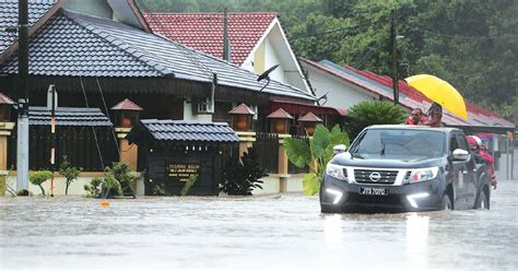 Risiko Banjir Kilat Di Johor Sarawak Dalam Tempoh 12 Jam Berita Harian