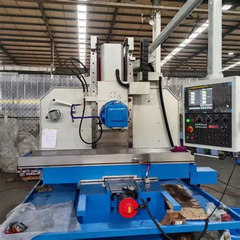 CNC Bed Type Milling Machine Xk715 Universal Indexing Head Milling