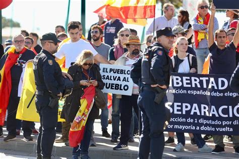 La protesta para recibir a Pedro Sánchez en Málaga en fotos