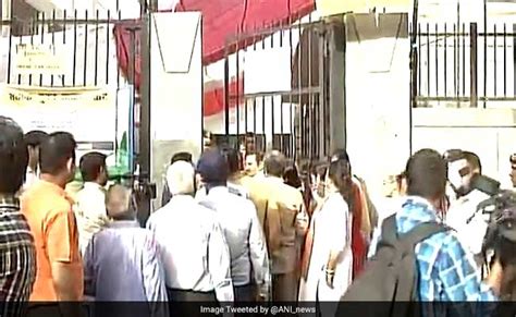 Mcd Election 2017 Voting Begins For Delhi Civic Polls