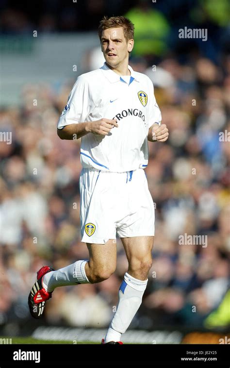 JONATHAN WOODGATE LEEDS UNITED FC ELLAND ROAD LEEDS 19 October 2002 ...