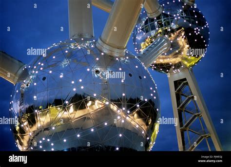 the Atomium at night, Brussels, Belgium, 01/09/2007 Stock Photo - Alamy