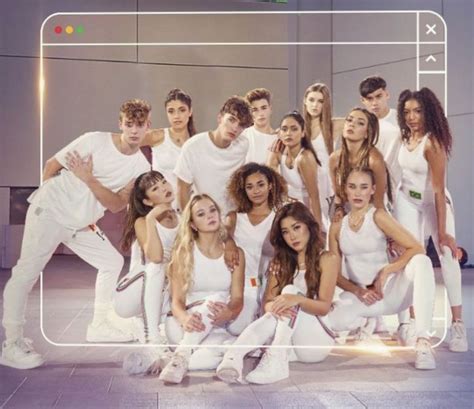 Pin De Gabie Em Now United Cantores Famosos Fotos De Cantores