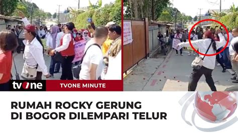 Rumah Rocky Gerung Digeruduk Massa Hingga Dilempari Telur Tvone