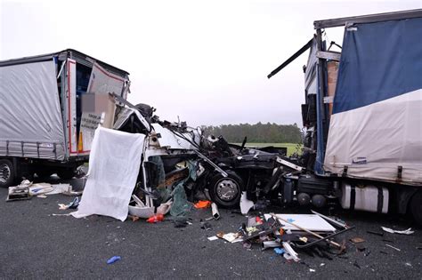 Gaffer filmt tödlichen Unfall Dann rastet Polizist aus Fotostrecke