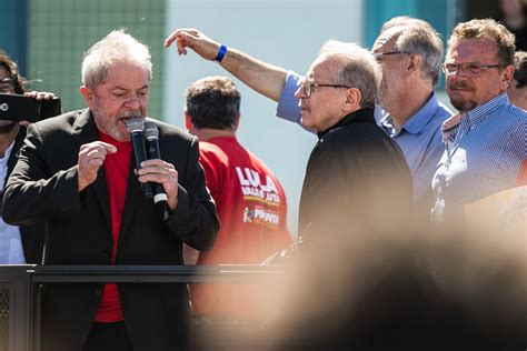 Recebido Com Protesto De Ruralistas Em Bagé Lula Ironiza ‘deviam Ter Protestado Quando Criamos