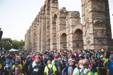 Mil corredores participan este viernes en las Millas Romanas Mérida