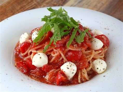 元イタリアン料理人が冷製トマトソースパスタを美味しく作る5つのポイントを教えます【味 茹で加減 麺の太さ】 メシ通 ホットペッパーグルメ