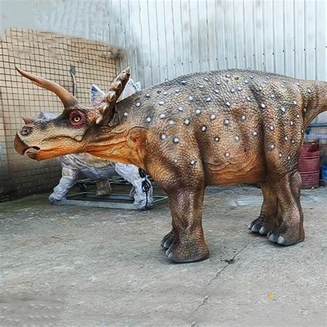 Realistic Dinosaur Costumes’ Movement For Show | X-Dino