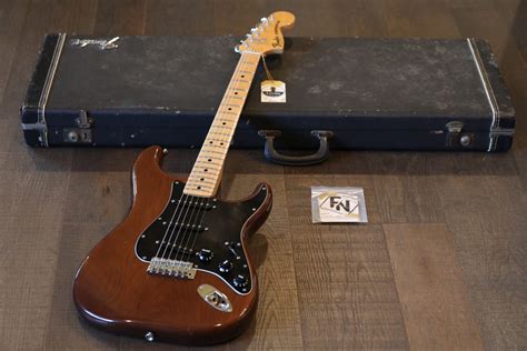 Vintage! 1977 Fender Stratocaster Double-Cut Electric Guitar Mocha ...